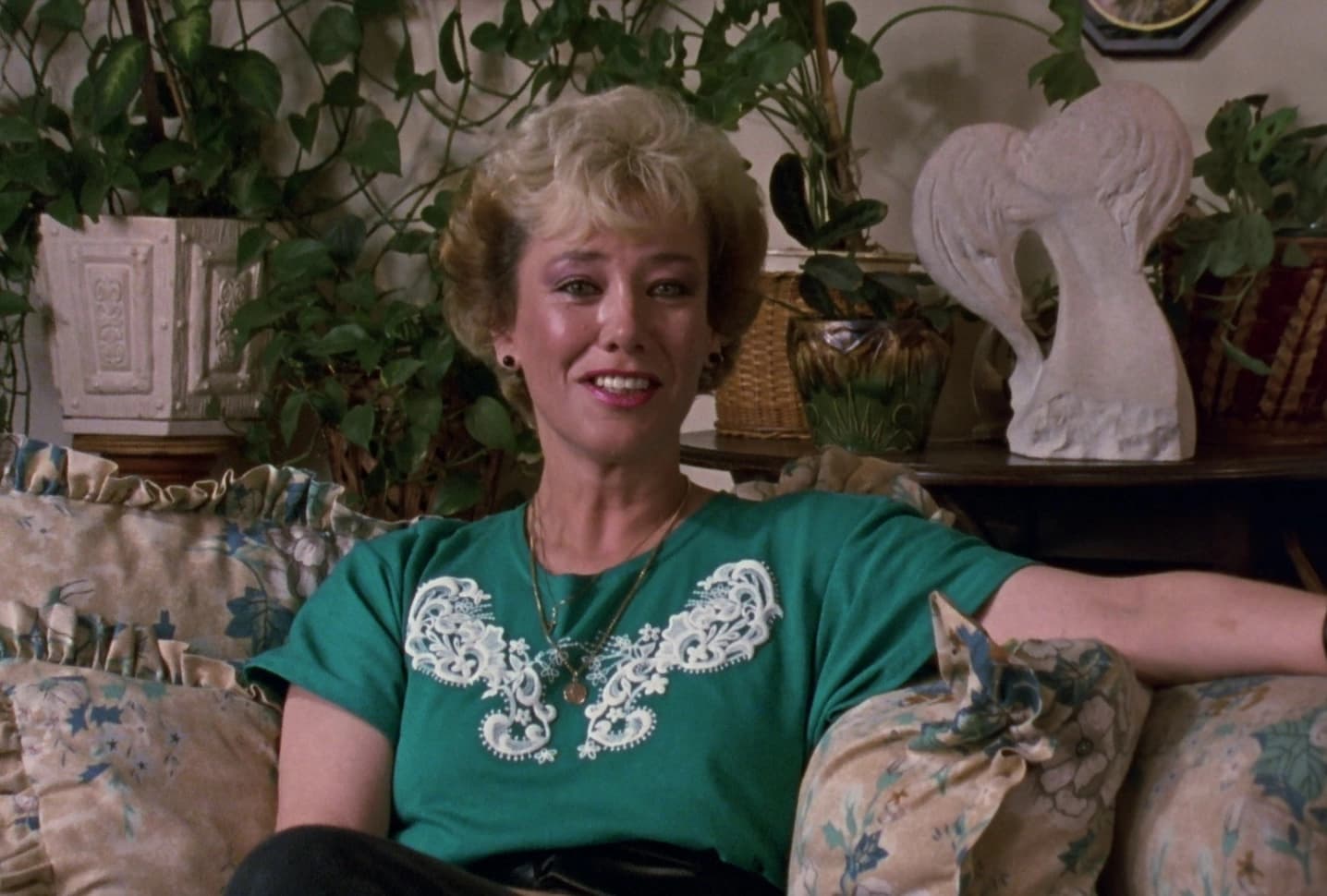 Amours interdites : Au-delà des préjugés, vies et paroles de lesbiennes